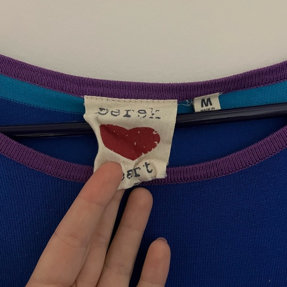 Figure-Hugging Sweater Dress - Picture 4 of 4